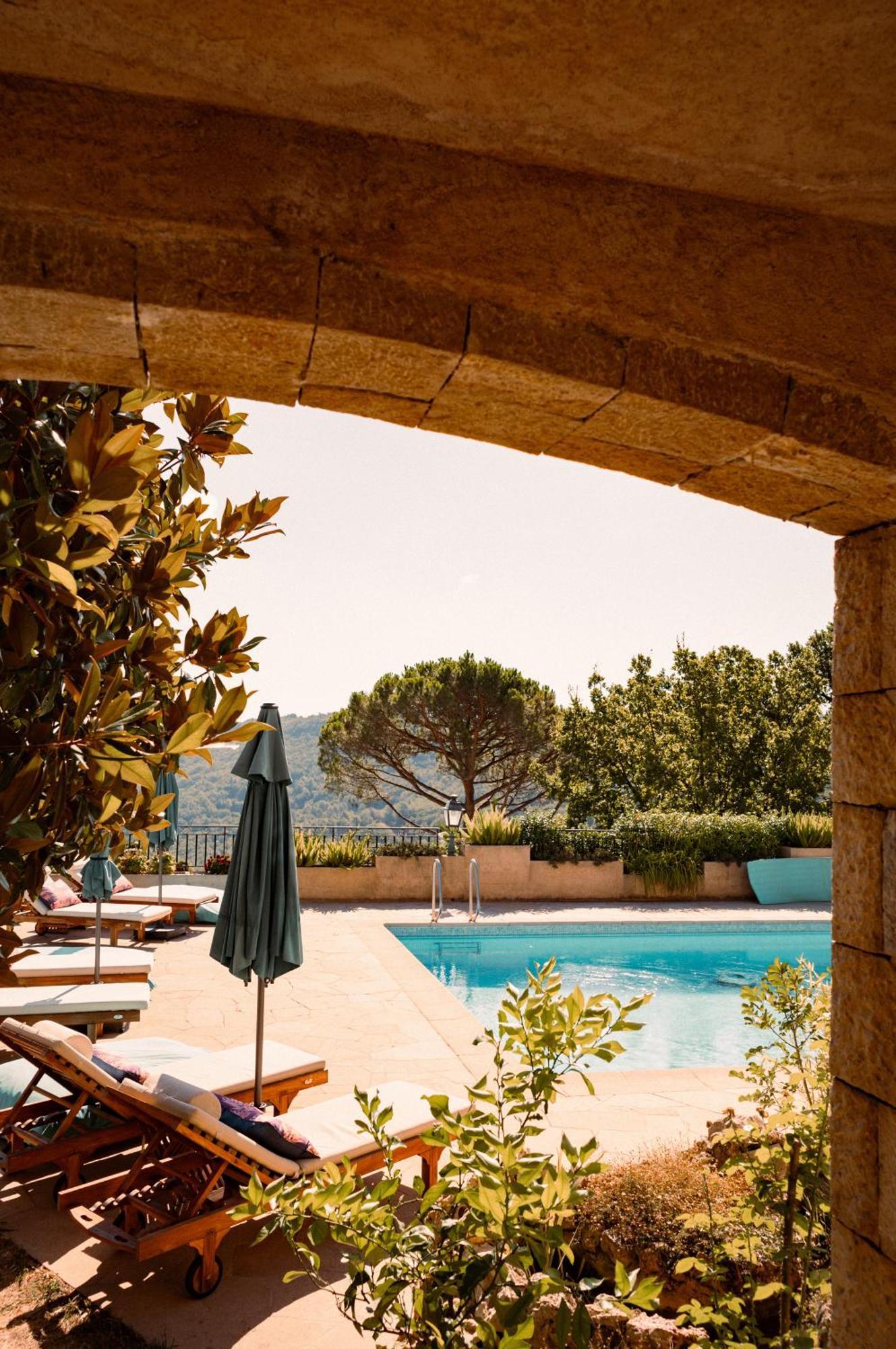 Loup Castel Boutique Hotel B&B Le Bar-sur-Loup Екстериор снимка